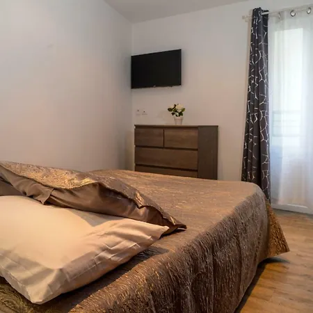 Hovi De La Mairie Hotel Aubervilliers